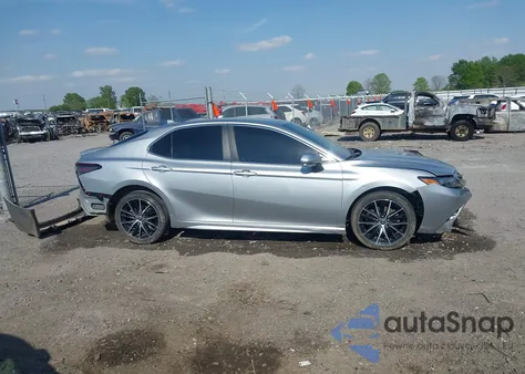 2022 Toyota Camry Se из США, поврежденный, VIN 4T1G11AK0NU069140